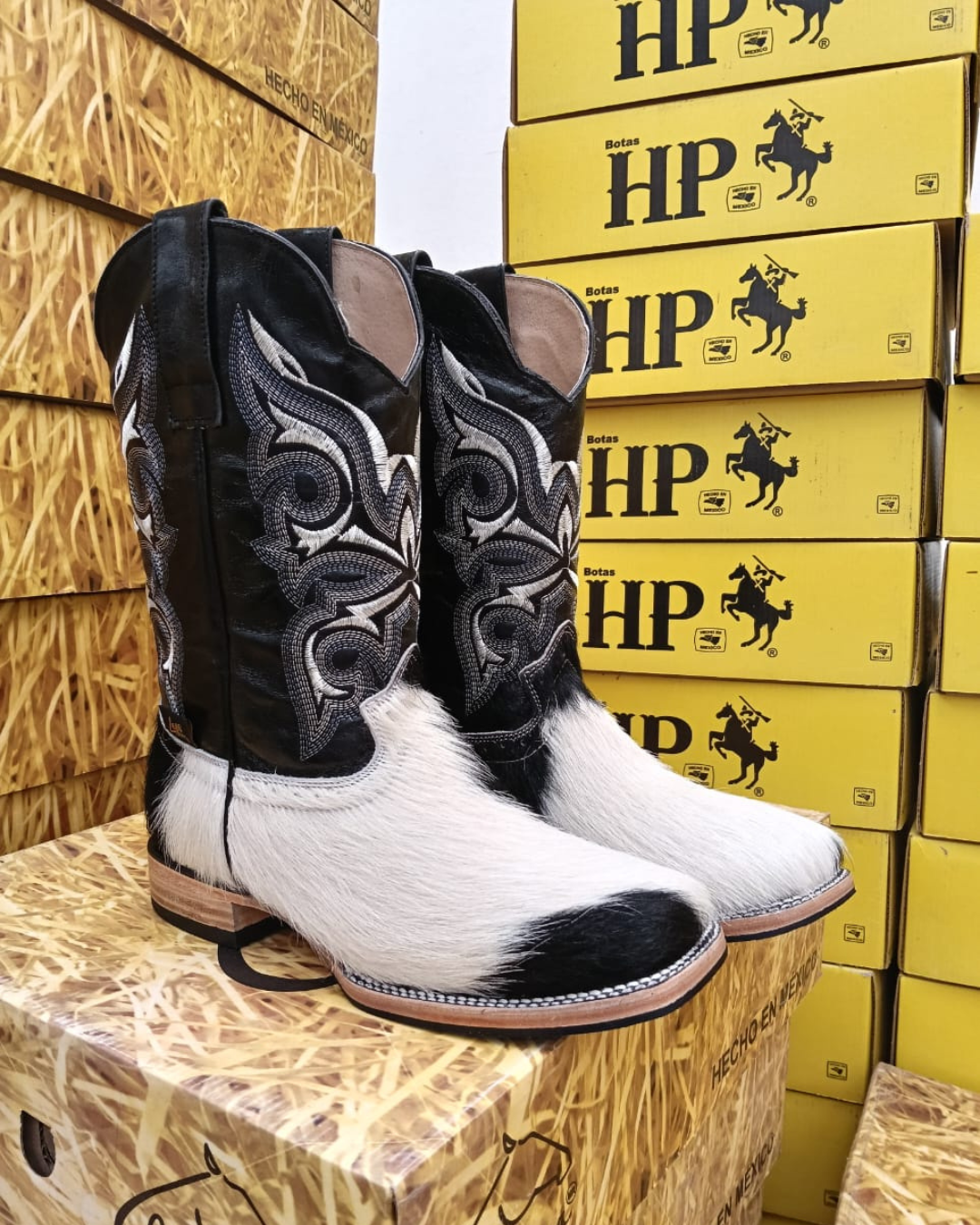 Rodeo Sólida Pelo De Vaca Natural, Negro Dw S. Cuero H-R Mv - Imagen 5